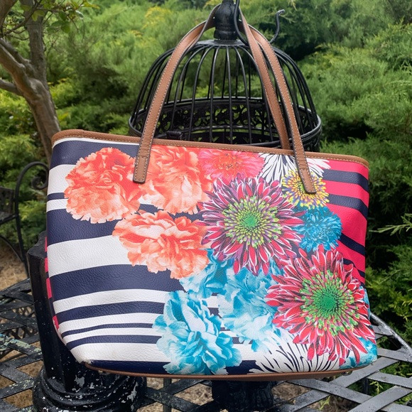 Nine West Handbags - Nine West Red and Blue Tote Bag with Floral DesignHP25x3